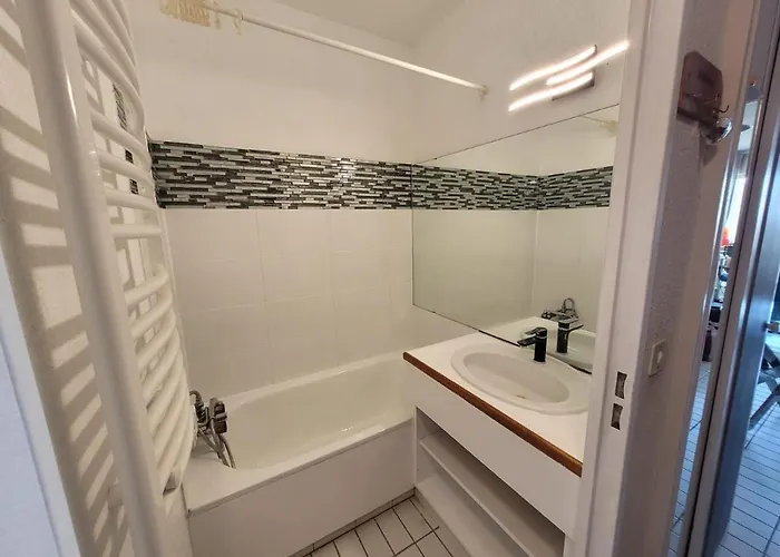 Appartement Le Cocon De Flo, Face A La Au Couchant